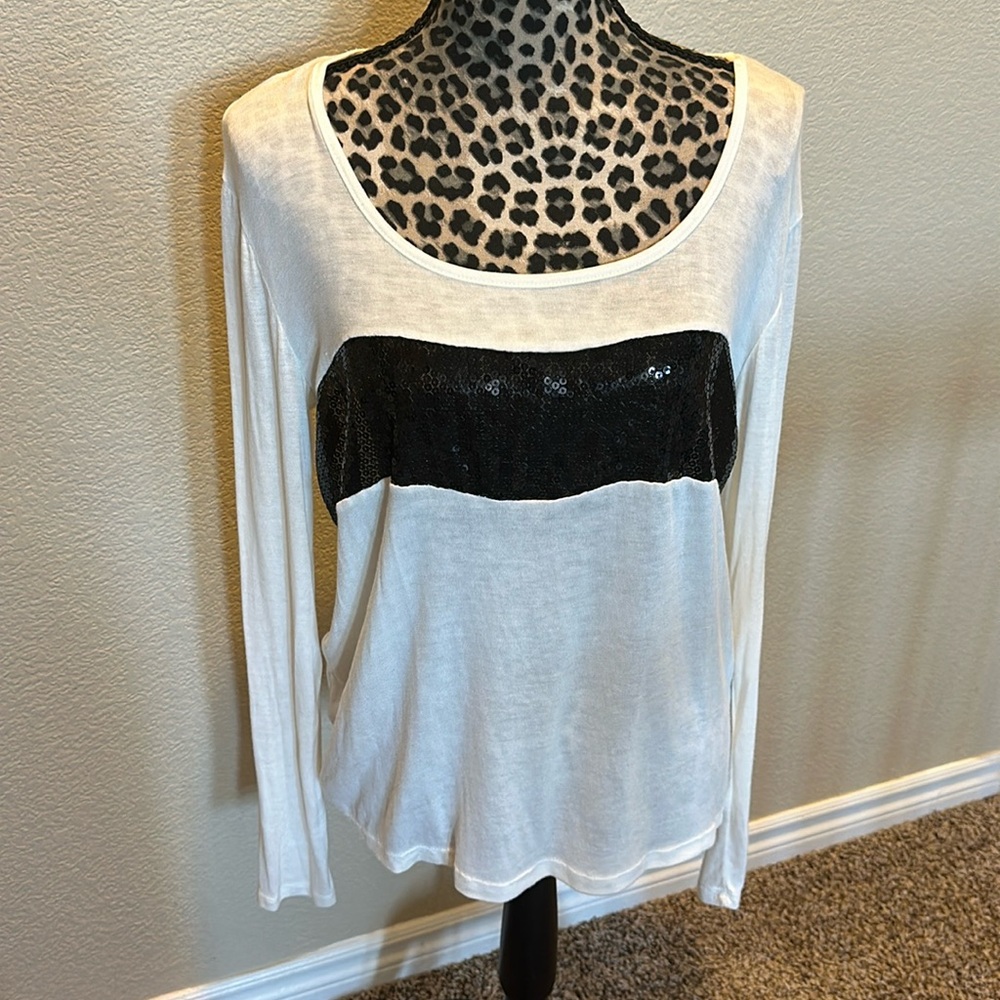 Women’s long sleeve top, sequins decor, new with tags, size M